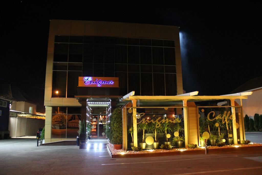 Enigma Pension Târgu Jiu Exterior foto