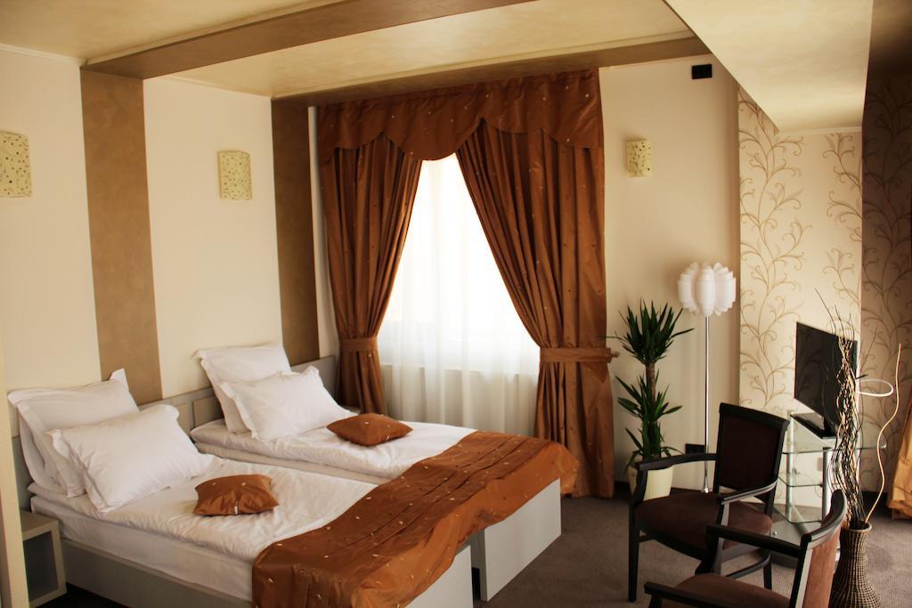 Enigma Pension Târgu Jiu Zimmer foto