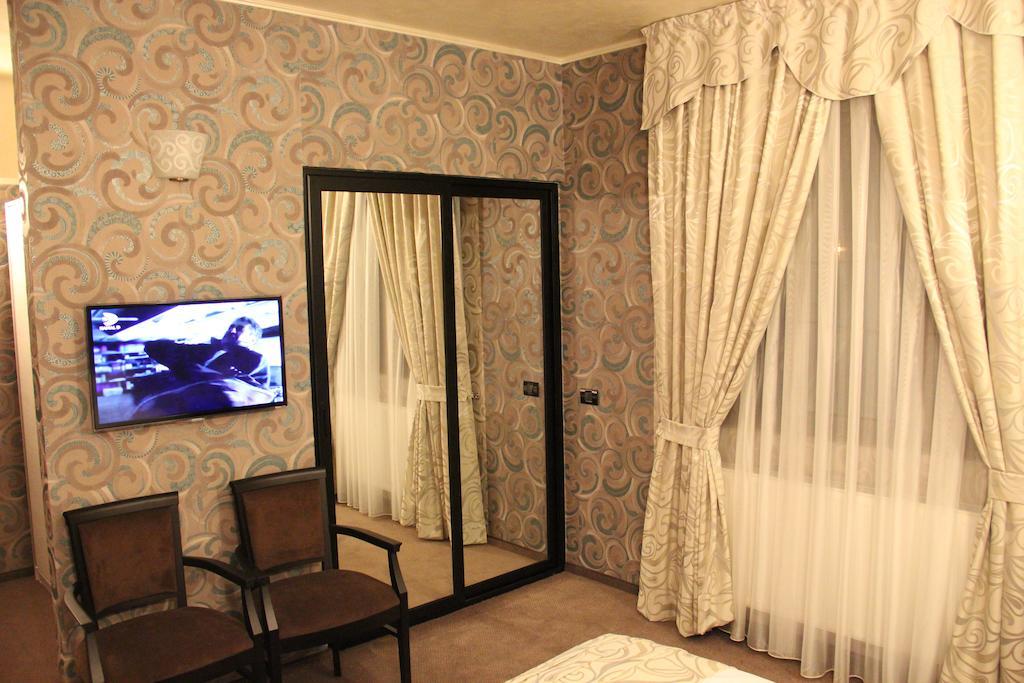 Enigma Pension Târgu Jiu Zimmer foto